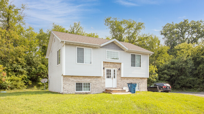 1205 Redpine Way in Kalamazoo, MI - Foto de edificio - Building Photo