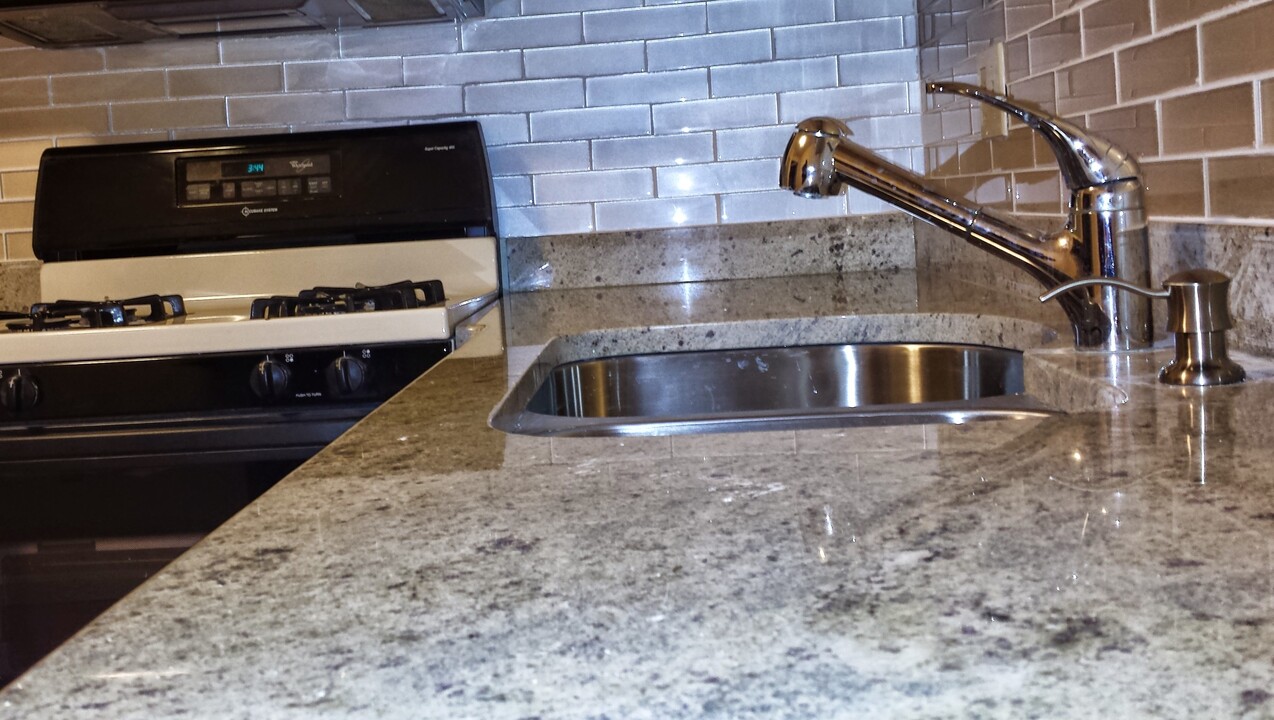 88 Beacon St, Unit 1 in Lawrence, MA - Building Photo