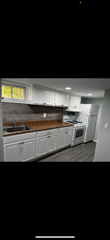 303 1/2 Main St