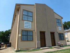 Landmark Townhomes in Dallas, TX - Building Photo - Building Photo