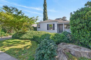 1065 48th St in Sacramento, CA - Building Photo