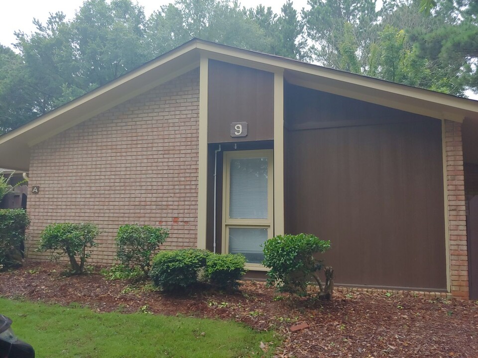 3914 Watermelon Rd in Northport, AL - Foto de edificio