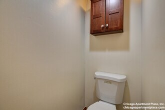 611 W Briar Pl in Chicago, IL - Building Photo - Building Photo
