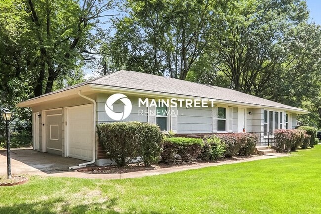 property at 6000 E 102nd St