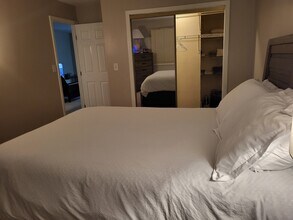 335 Glendale Ave, Unit G in Bridgeport, CT - Building Photo - Building Photo