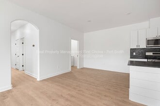 8900 Cambria Cir in Fort Smith, AR - Foto de edificio - Building Photo