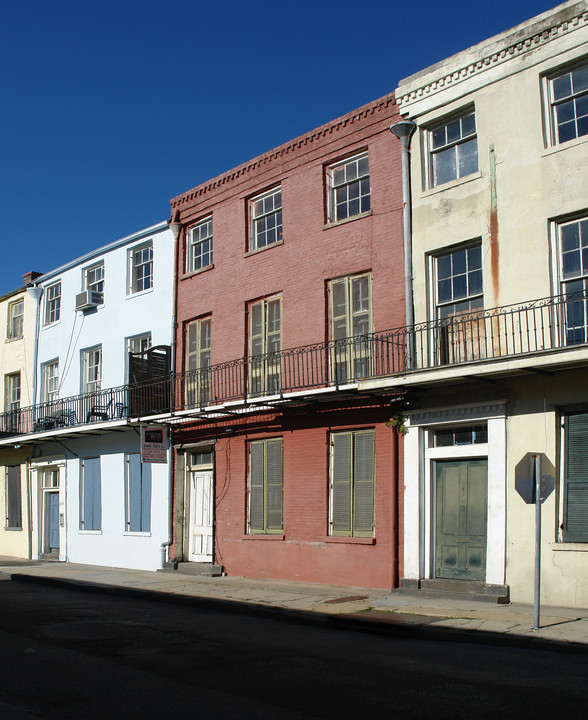 837 Burgundy St in New Orleans, LA - Building Photo