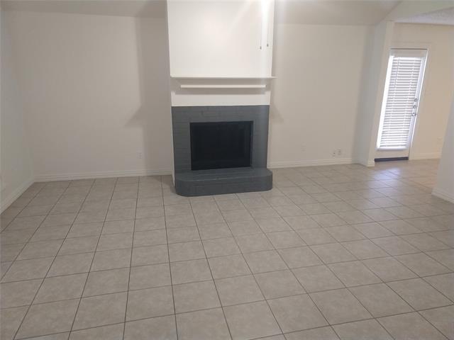 6401 Brookglen Dr in Arlington, TX - Foto de edificio - Building Photo