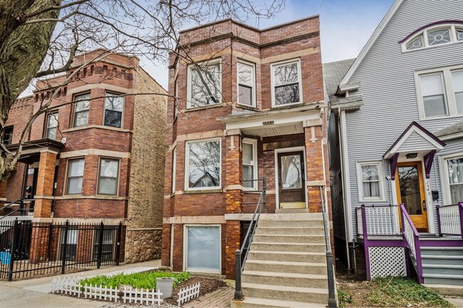 2541 W Carmen Ave, Unit 2