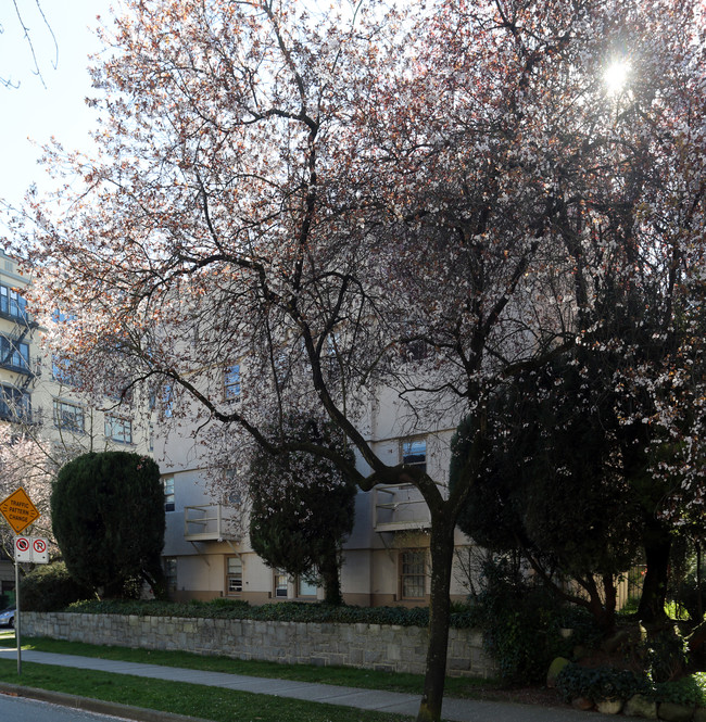 1065 Bute St in Vancouver, BC - Building Photo - Building Photo