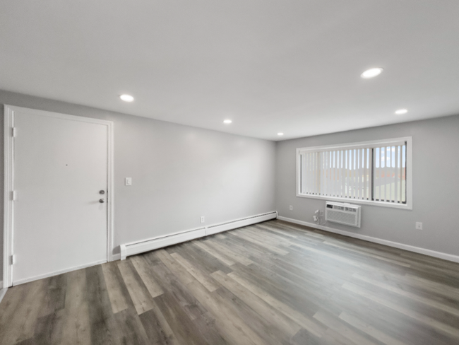 19 Grove St in Methuen, MA - Building Photo - Building Photo