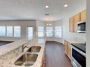 6243 Pendragon Pl in Jacksonville, FL - Foto de edificio - Building Photo