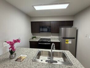 10001 Westpark Dr in Houston, TX - Building Photo - Building Photo