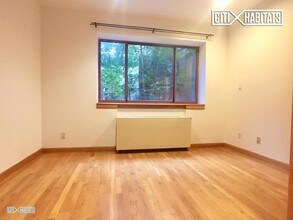 25 Loisaida Ave-Unit -1R in New York, NY - Building Photo - Building Photo