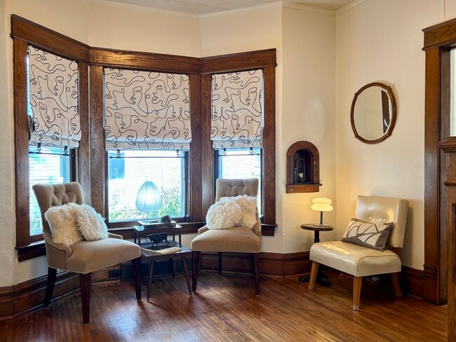 property at 925 S Cass St