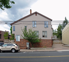 330 Hackensack St in Carlstadt, NJ - Building Photo - Building Photo