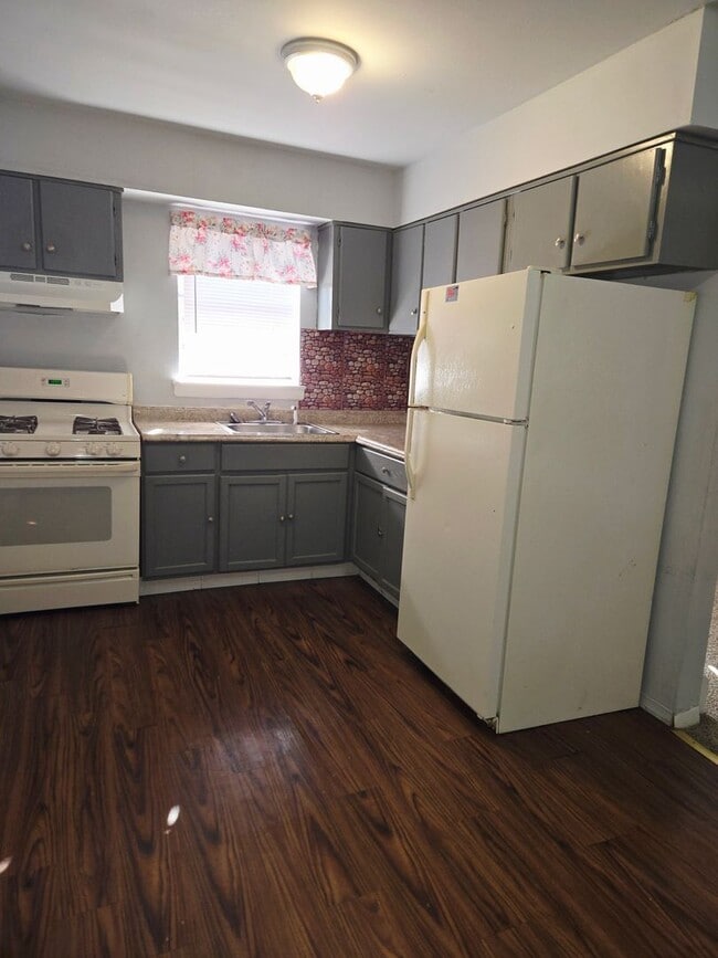 property at 12-20-20 E Cumberland St