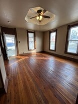 215 3rd St in Boonville, MO - Building Photo