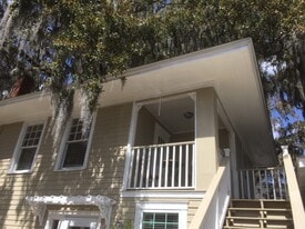 1010 E Victory Dr, Unit E2