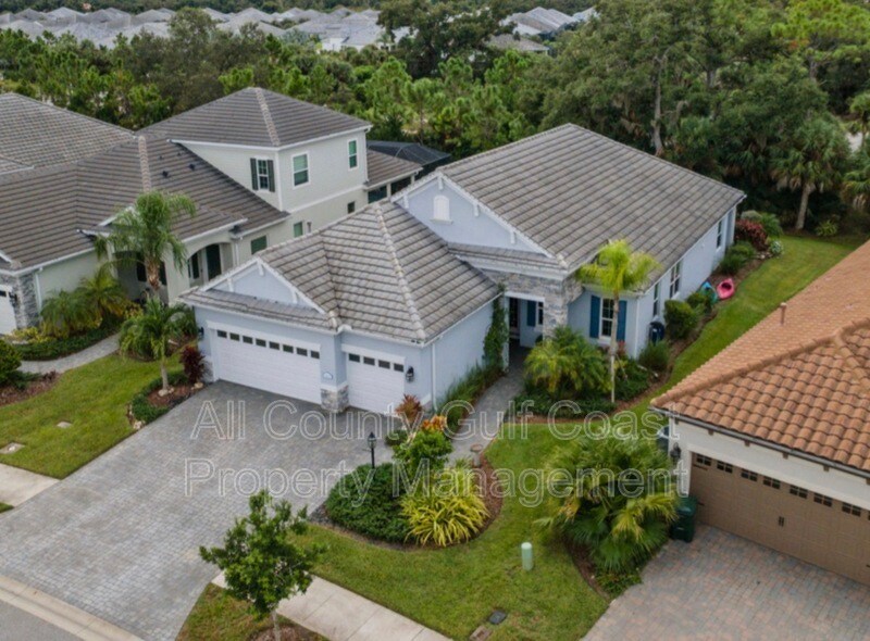 13013 Steinhatchee Loop in Venice, FL - Building Photo