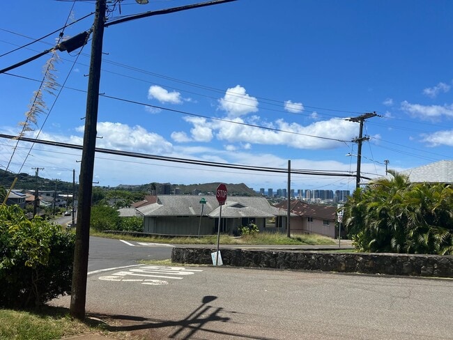 1006 Ilima Dr in Honolulu, HI - Building Photo - Building Photo