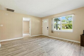5200 71st Way N in St. Petersburg, FL - Building Photo - Building Photo