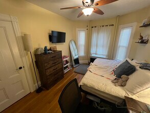 42 Gorham St, Unit 1 in Somerville, MA - Foto de edificio - Building Photo