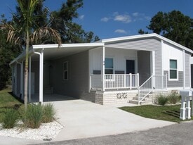 44 Orange Blossom St in Nokomis, FL - Building Photo