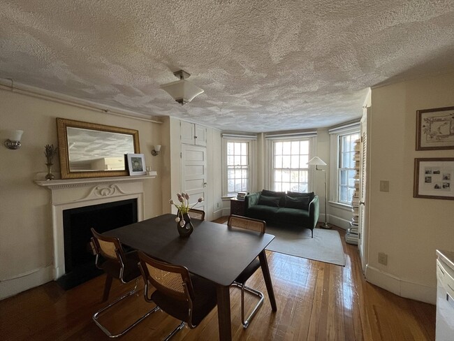 15 Charles St in Boston, MA - Building Photo - Building Photo