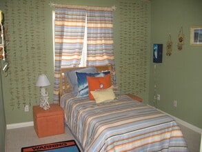 13801 Hoyt St in Pacoima, CA - Building Photo - Building Photo