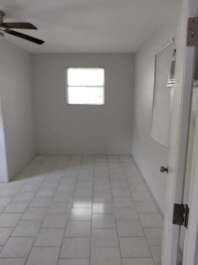 8014 N Lopez St in Rio Grande City, TX - Building Photo - Building Photo