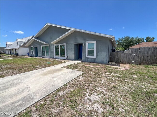 17466 Ellie Dr in Ft. Myers, FL - Building Photo - Building Photo