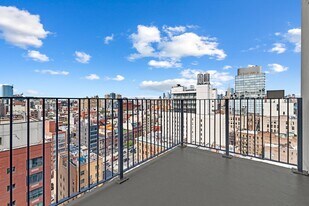 171 Chrystie St, Unit 12F in New York, NY - Building Photo