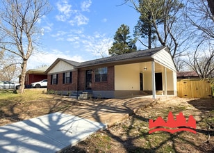 5286 Broken Oak Dr in Memphis, TN - Building Photo - Building Photo