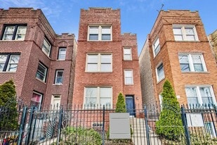 3330 W Hutchinson St in Chicago, IL - Building Photo