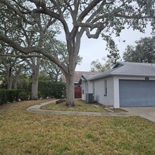 11473 Oakhurst Rd in Largo, FL - Building Photo - Building Photo