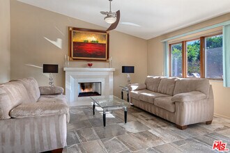 3599 El Gaucho Cir E in Palm Springs, CA - Building Photo - Building Photo