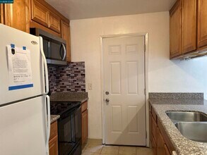 89 Villa Cir in Fairfield, CA - Building Photo - Building Photo