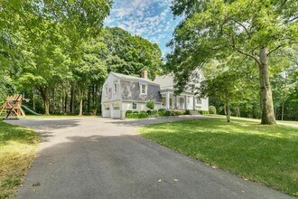 9 Lantern Ridge Rd in New Canaan, CT - Building Photo - Building Photo
