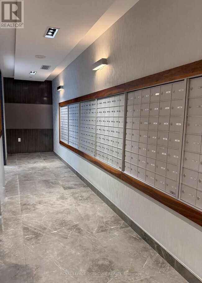 95 Oneida Crescent in Richmond Hill, ON - Building Photo - Building Photo