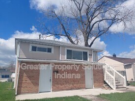 8120 Kennedy Ave in Highland, IN - Building Photo