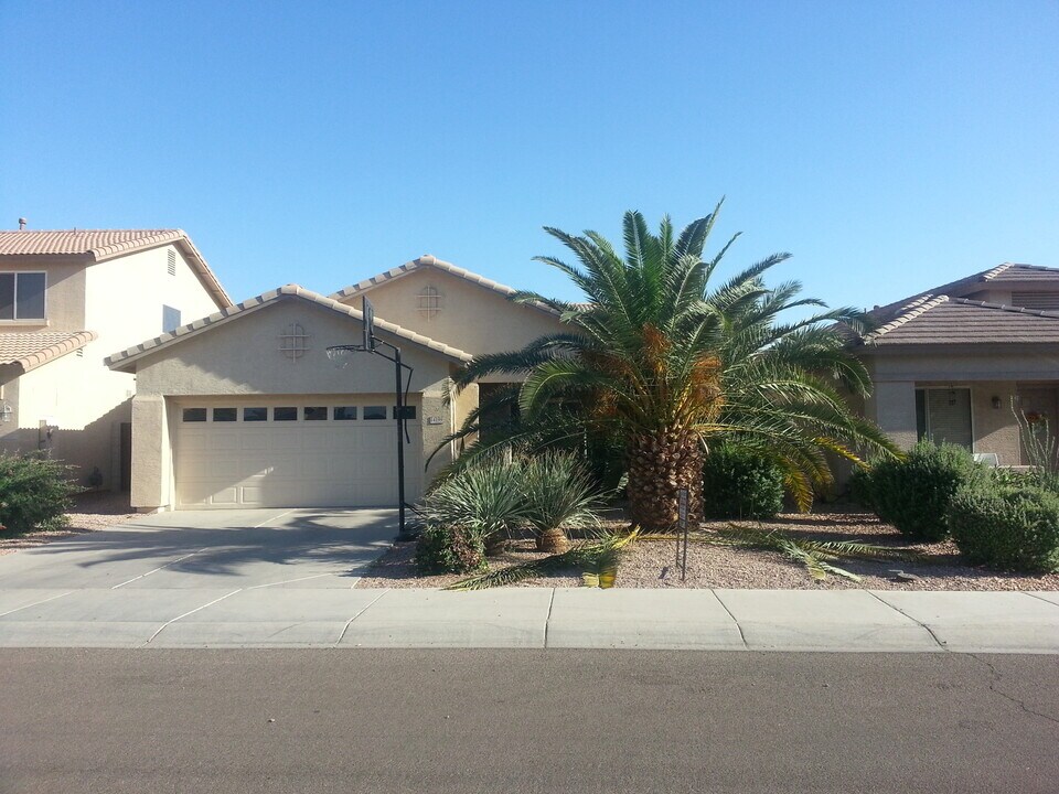 14199 W Clarendon Ave in Goodyear, AZ - Building Photo
