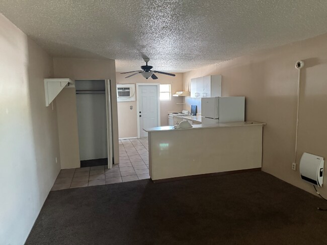 2440 25th St N in St. Petersburg, FL - Foto de edificio - Building Photo