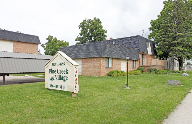 Pine Creek Village in Fraser, MI - Building Photo - Building Photo