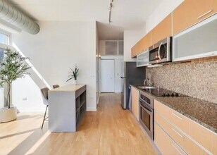 660 W Wayman St, Unit 705B in Chicago, IL - Building Photo - Building Photo