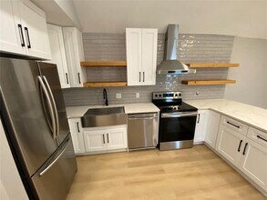 2705 Mulford Cove in Austin, TX - Building Photo - Building Photo