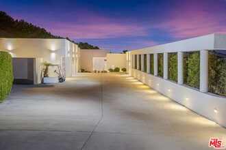 27454 Winding Way in Malibu, CA - Building Photo - Building Photo