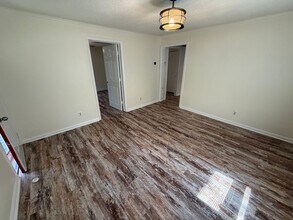 320 Skyland Ave in Charlotte, NC - Building Photo - Building Photo