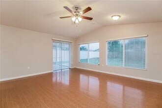1433 Vinetree Dr in Brandon, FL - Building Photo - Building Photo