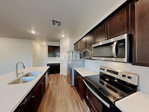 6031 Schmidt St in North Las Vegas, NV - Building Photo - Building Photo